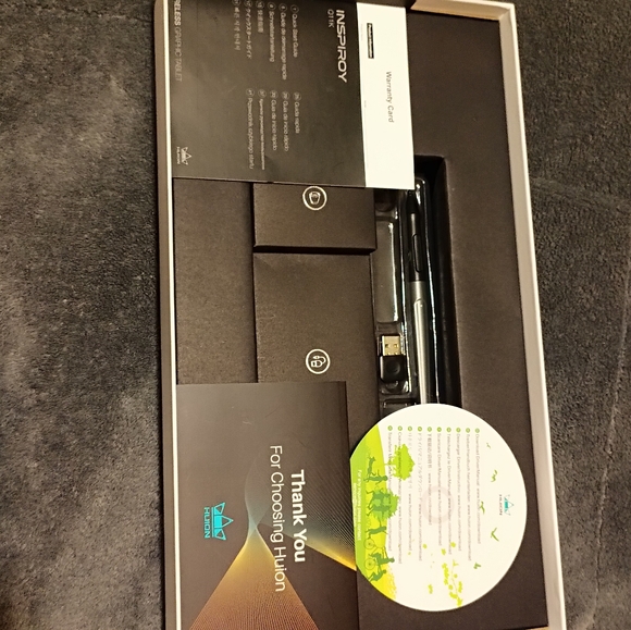 Huion Q11K Wireless Graphics Tablet - Picture 2 of 5